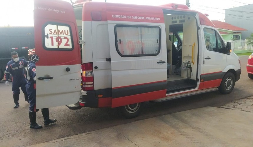 Condutor de motocicleta sofre ferimentos após colidir contra pick-up em Realeza