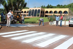 Departamento de Urbanismo realiza pinturas nas ruas de Nova Prata do Iguaçu