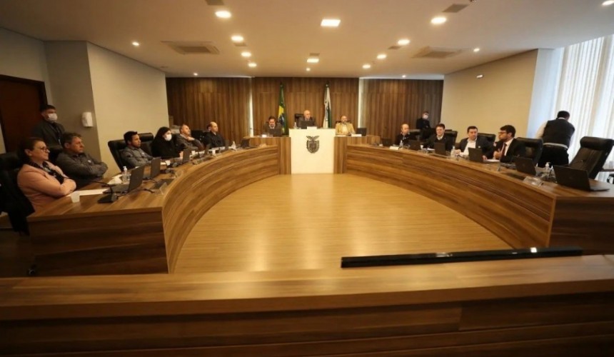 Autoridades de Capitão se reuniram com lideranças em Curitiba para resolver a situação das famílias atingidas pela Usina do Baixo Iguaçu