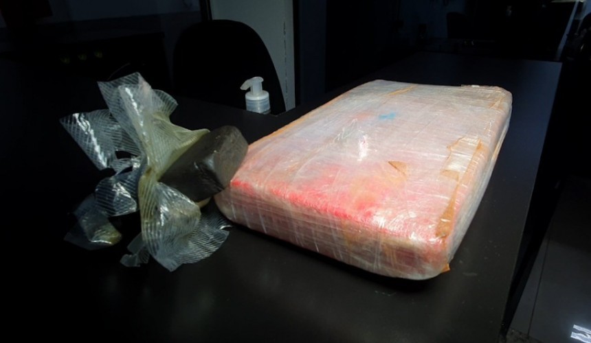 PRF detém trio com cocaína e haxixe na BR 277, em Céu Azul