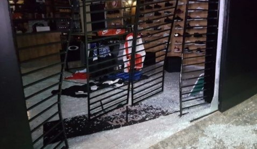 Gangue da marcha à ré volta a causar prejuízo a comerciante em Cascavel; veículo foi recuperado