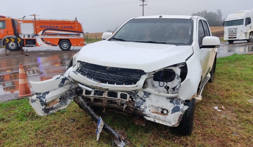 Veículo perde o controle, sai da pista e causa acidente na BR 163 em Capitão