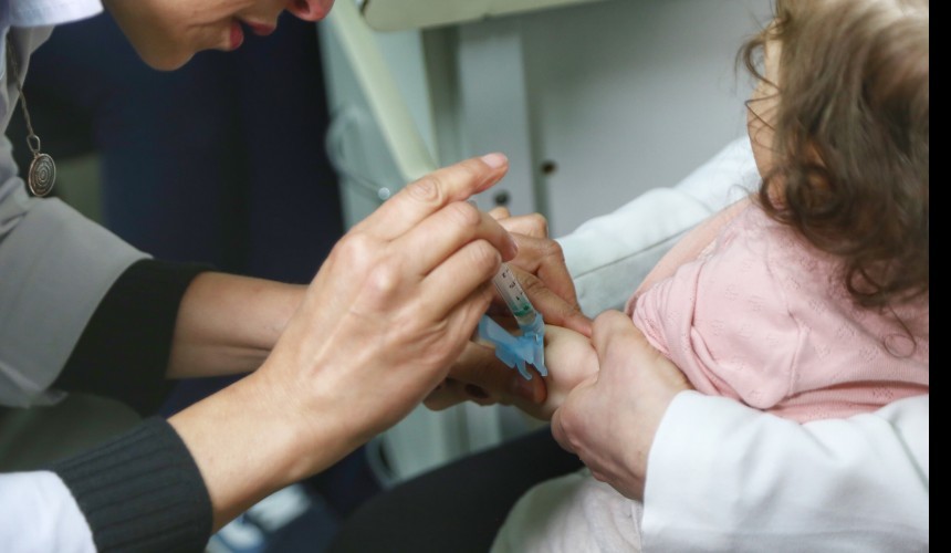 Dia Nacional da Vacinação alerta para a importância da imunização em todo Paraná