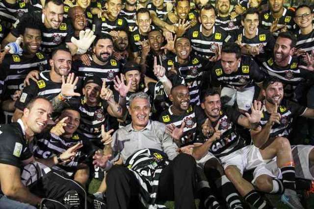 Corinthians empata com Vasco e antecipa festa do hexa no Rio