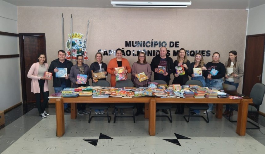 Escolas municipais de Capitão recebem mais de 7.000 livros