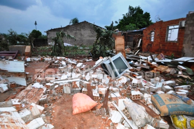 Balanço parcial mostra devastação provocada por tornado em Marechal Cândido Rondon