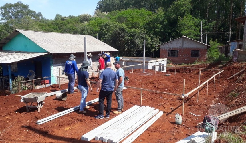 Prefeito de Capitão acompanha a construção de casas populares que serão entregues a famílias do município