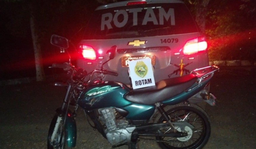 Duas pessoas são presas e um adolescente é apreendido por furto de moto em Capitão