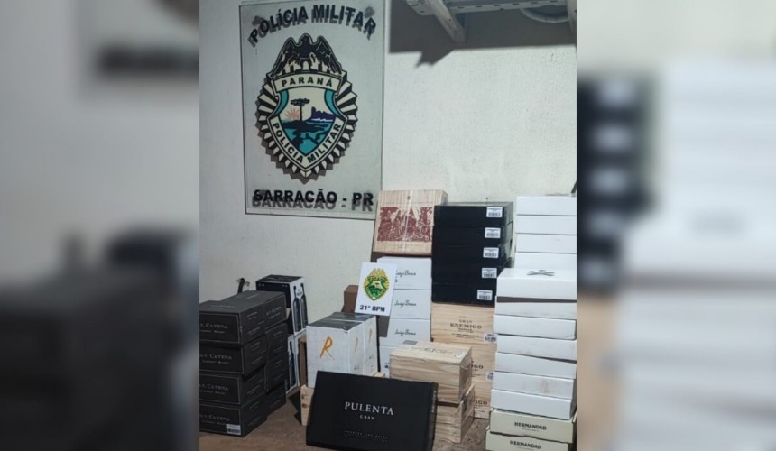 Menor é apreendido após fugir da PM com carro carregado de vinho argentino em Barracão