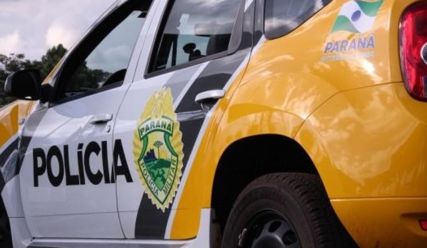 Ladrão furta BMW bate em muro e foge abandonando veículo em Barracão