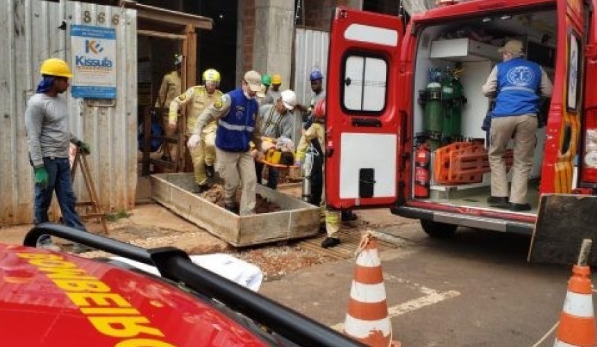 Trabalhador fica em estado grave ao sofrer queda de 9 metros de obra em Cascavel