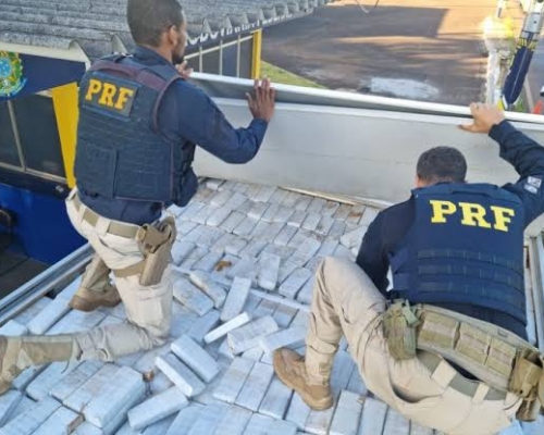 PRF apreende mais de 1,6 tonelada de maconha no Paraná