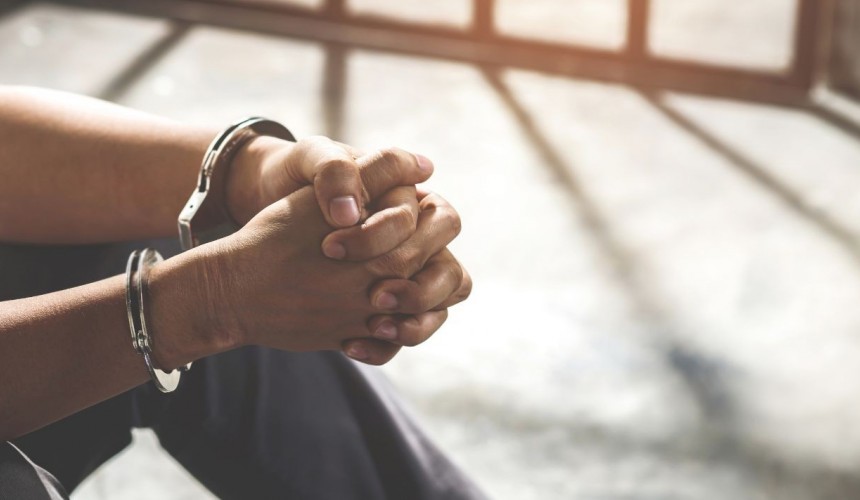 Chopinzinho: Homem é preso por agredir e ameaçar matar a mãe após ela negar dinheiro para ele comprar drogas