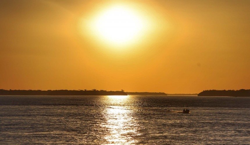 Verão terá dias muito quentes, máximas acima de 30°C e chuvas intensas no Paraná