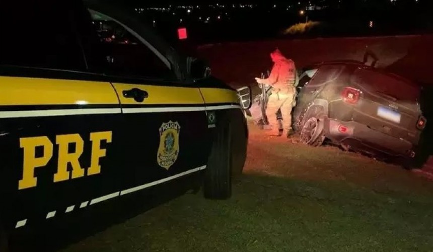 PRF apreende mais de 600 quilos de maconha após perseguição na BR 277, em Cascavel