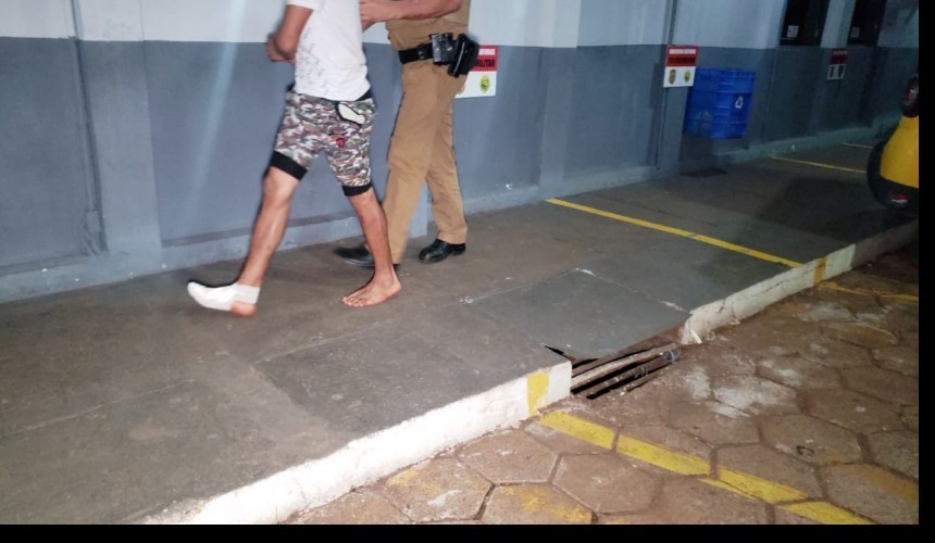 Homem é preso após tentar esfaquear o irmão e entrar em luta corporal com policiais em Lindoeste