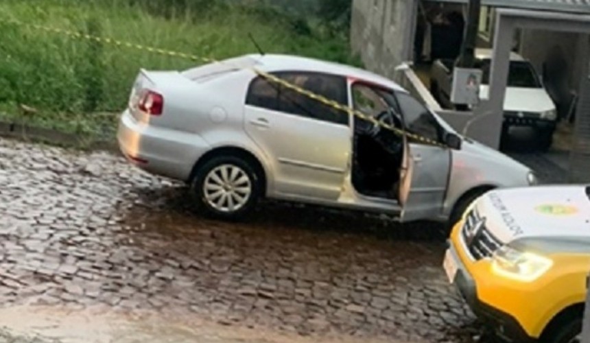 Mulher é executada a tiros dentro de carro em Mangueirinha