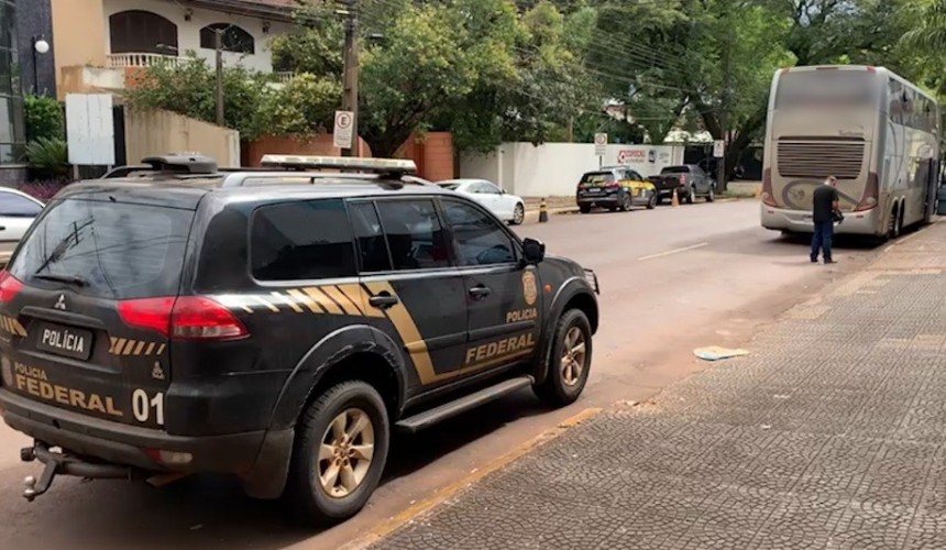 32 passageiros de ônibus que vinham de Goiás são ouvidos pela PF em Cascavel