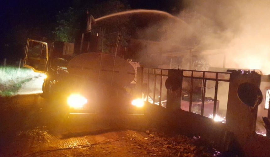 Incêndio destrói residência em Nova Prata do Iguaçu