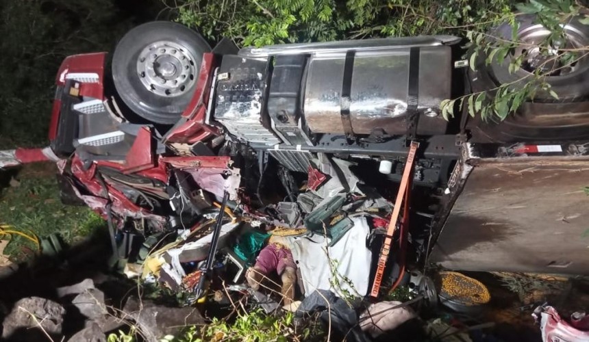 Motorista de caminhão morre em grave acidente na BR 163 em Capanema