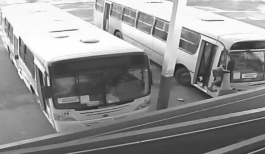VÍDEO: suspeito tenta furtar ônibus e acaba detido em Boa Vista da Aparecida