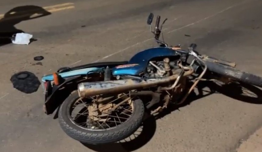 Colisão entre duas motocicletas deixa homem em estado grave em Ampére