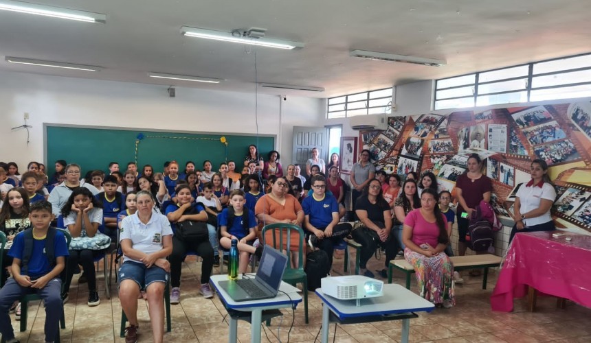 Mais de 3.000 alunos da rede municipal e estadual voltaram às aulas nesta segunda-feira (06)