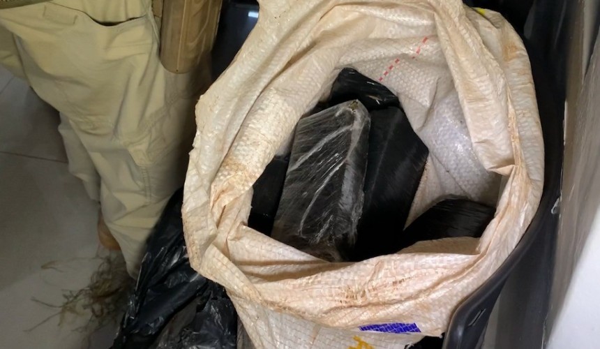Quatro são detidos pela PRF com 20 quilos de maconha na BR 277, em Céu Azul