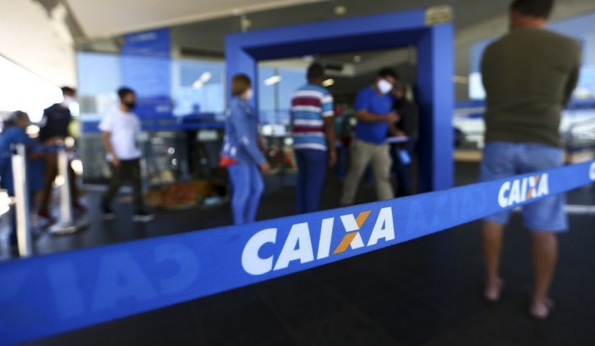 Caixa começa a pagar hoje abono salarial de 2021