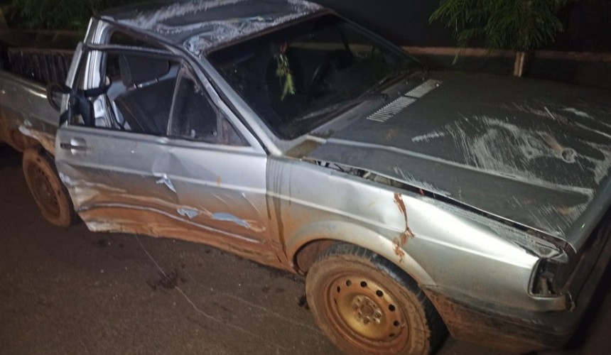 Após assalto, veículo utilizado no crime capota e condutor é preso em Toledo