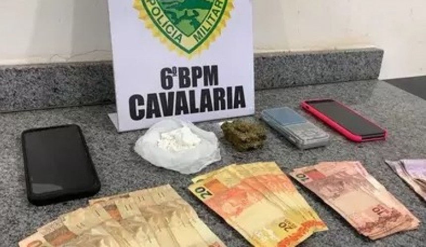 Cavalaria detém rapaz de 24 anos com cocaína e maconha em Cascavel