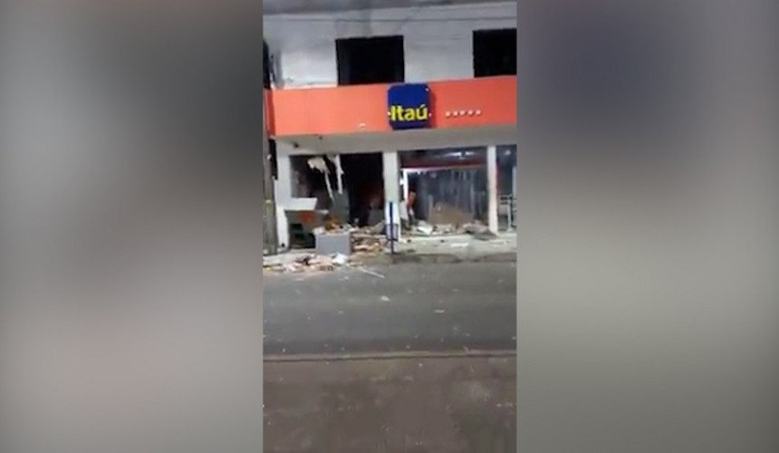 Bandidos fortemente armados explodem agências bancárias em Imbituva