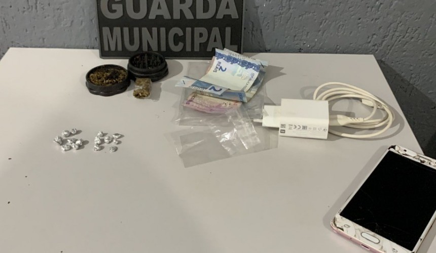 Adolescente é apreendido com pedras de crack em Cascavel