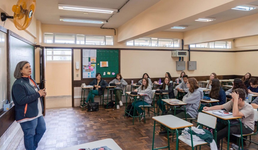 Governo do Paraná publica edital do concurso público para professores
