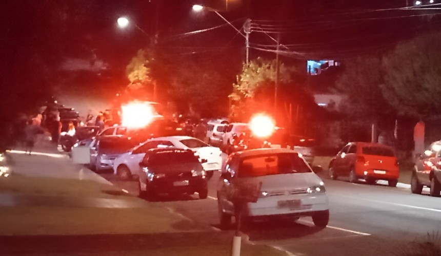 Mega operação fecha bares, apreende facão e drogas em Ampére