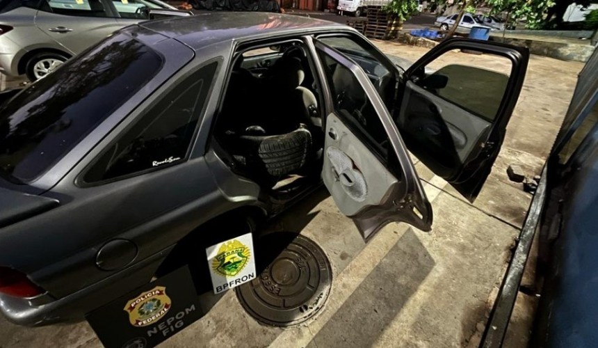 Carro carregado com 40 pneus é apreendido em Foz do Iguaçu