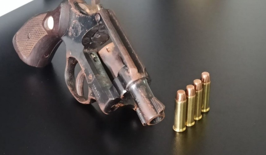 Homem é preso por porte ilegal de arma de fogo em Toledo