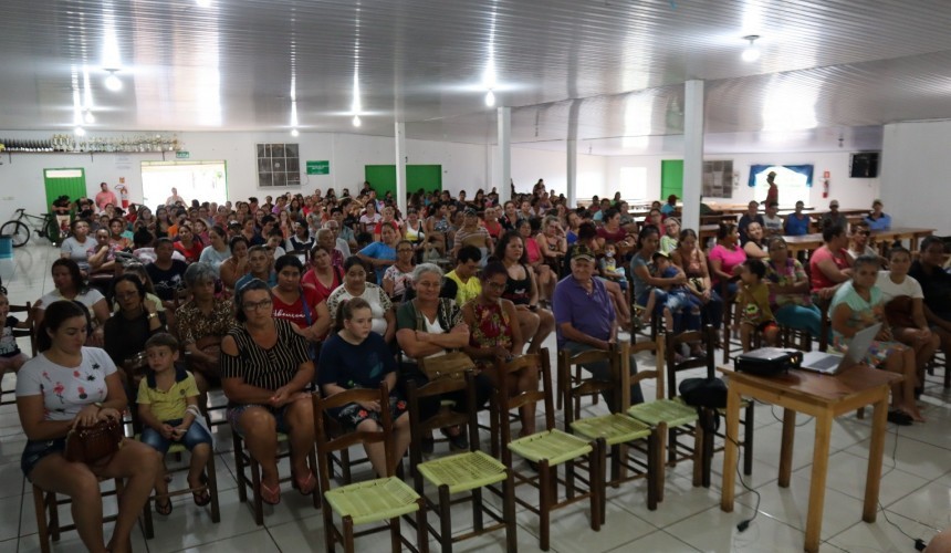Mais de 200 pessoas participaram da reunião do Novo Bolsa Família em Capitão
