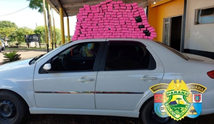 PRE prende homem e apreende dois menores com 115 quilos de maconha em veículo em Realeza