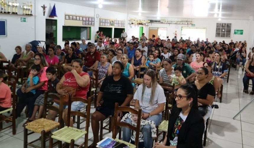 Secretaria de Assistência Social realiza reunião de pré-conferência para os beneficiários do Bolsa Família de Capitão
