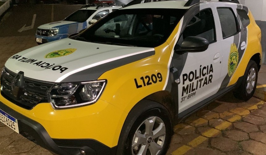Quatro pessoas são levadas à delegacia com maconha e revólver