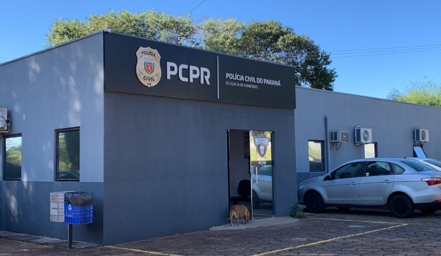 Suspeitos de atirarem contra homem em automóvel em Cascavel se apresentam na DH