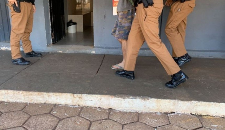 Homem é preso após ameaçar própria mãe em Cascavel