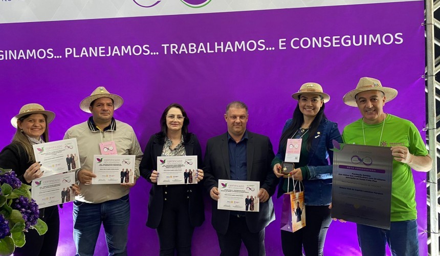 Rotary Club de Capitão Leônidas Marques é premiado durante a Conferência Distrital em Pato Branco