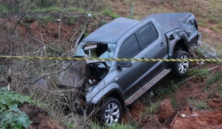 Homem morre após ser ejetado de Ford Ranger