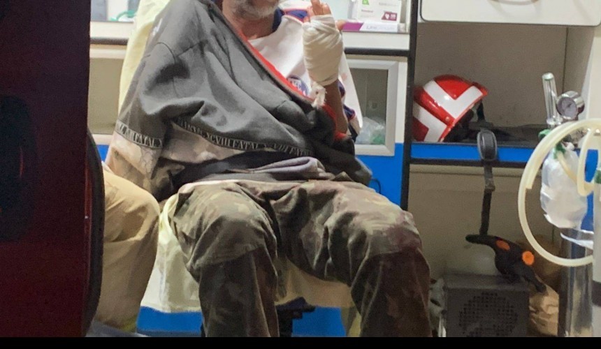 Briga doméstica termina com homem esfaqueado na mão em Cascavel