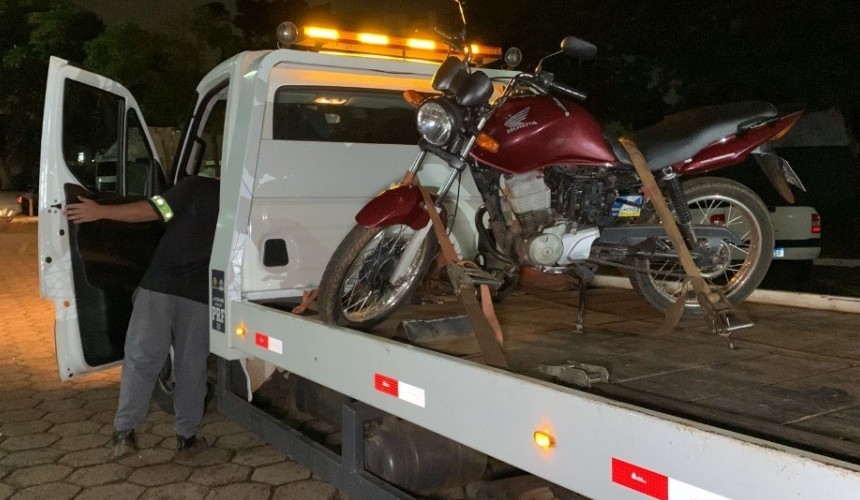 Adolescente é apreendido com moto furtada na BR-277 em Céu Azul