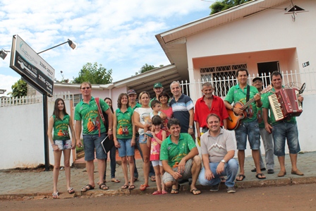 Grupo Folia de Reis de Capitão, encerra programação especial com encenação no lago Municipal