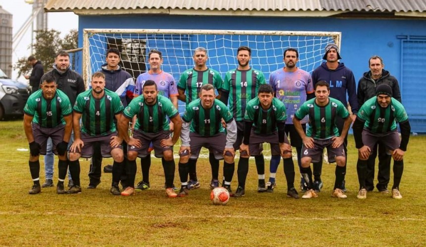 Equipe de Capitão é campeão da Categoria Masculino 40+ de futebol suíço no Paraná Bom de Bola