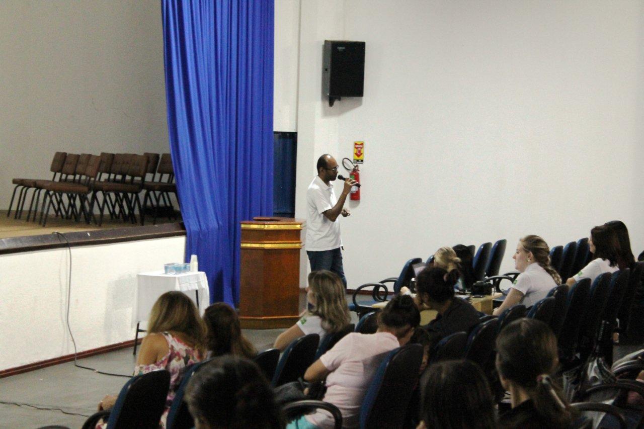 Beneficiários do Programa Família paranaense tem palestra de conscientização em Capitão 